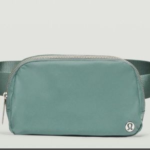 🍋Lululemon Everywhere Belt Bag